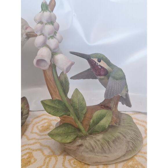 Andrea by Sadek Hummingbird & Royal Crown Dove Figurine Pair – 1980s Porcelain - Picture 3 of 12